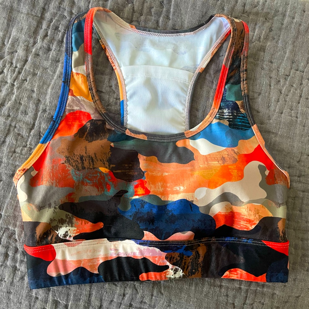 Fabletics On the Go Medium Impact Zion Camouflage Sports Bra Medium